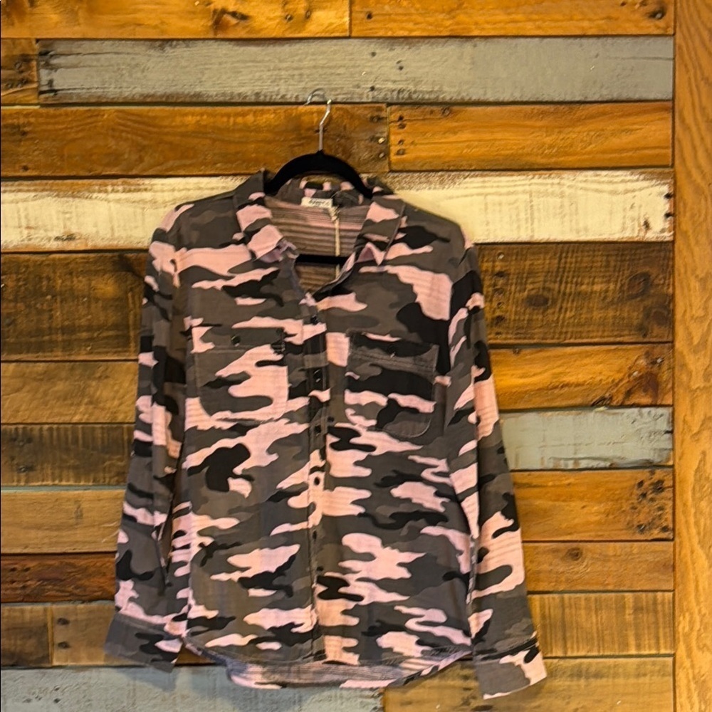NWT Dylan Pink Camo Buttondown